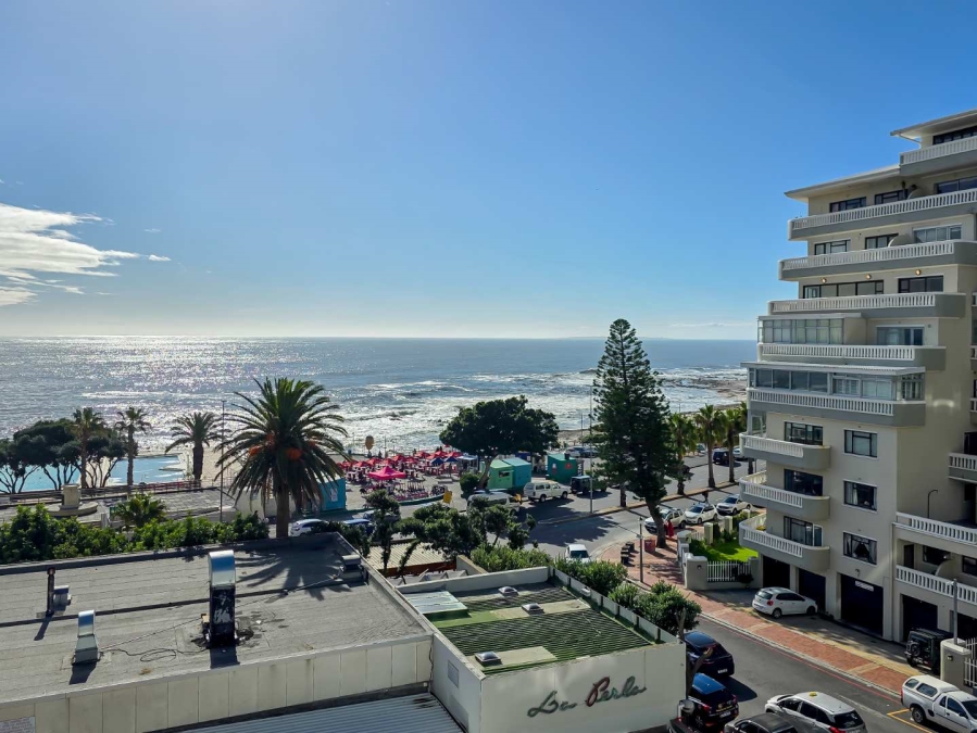 2 Bedroom Property for Sale in Sea Point Western Cape